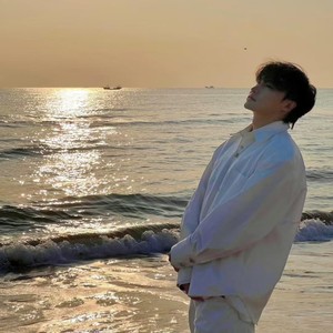 余泓霖资料,余泓霖最新歌曲,余泓霖MV视频,余泓霖音乐专辑,余泓霖好听的歌