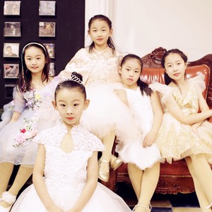 济宁红舞鞋资料,济宁红舞鞋最新歌曲,济宁红舞鞋MV视频,济宁红舞鞋音乐专辑,济宁红舞鞋好听的歌