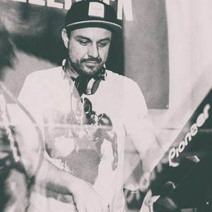 A-Bee资料,A-Bee最新歌曲,A-BeeMV视频,A-Bee音乐专辑,A-Bee好听的歌