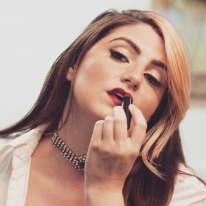 Nicci Funicelli资料,Nicci Funicelli最新歌曲,Nicci FunicelliMV视频,Nicci Funicelli音乐专辑,Nicci Funicelli好听的歌