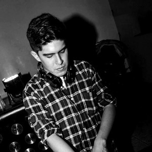 Nic Zega资料,Nic Zega最新歌曲,Nic ZegaMV视频,Nic Zega音乐专辑,Nic Zega好听的歌