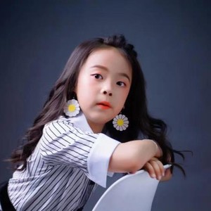 张芮睻资料,张芮睻最新歌曲,张芮睻MV视频,张芮睻音乐专辑,张芮睻好听的歌