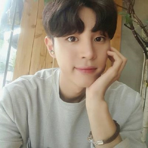 赵非凡资料,赵非凡最新歌曲,赵非凡MV视频,赵非凡音乐专辑,赵非凡好听的歌