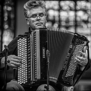 Gwen Cresens资料,Gwen Cresens最新歌曲,Gwen CresensMV视频,Gwen Cresens音乐专辑,Gwen Cresens好听的歌