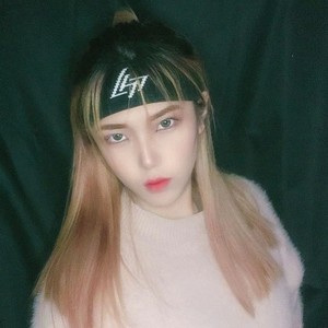 李韦钦资料,李韦钦最新歌曲,李韦钦MV视频,李韦钦音乐专辑,李韦钦好听的歌