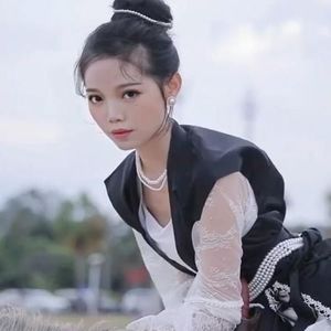 人间山河晚资料,人间山河晚最新歌曲,人间山河晚MV视频,人间山河晚音乐专辑,人间山河晚好听的歌