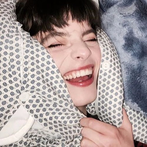 良尘资料,良尘最新歌曲,良尘MV视频,良尘音乐专辑,良尘好听的歌