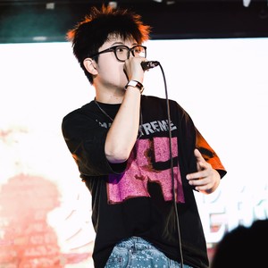 陈冯资料,陈冯最新歌曲,陈冯MV视频,陈冯音乐专辑,陈冯好听的歌