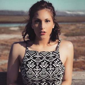 Lauren Torres资料,Lauren Torres最新歌曲,Lauren TorresMV视频,Lauren Torres音乐专辑,Lauren Torres好听的歌