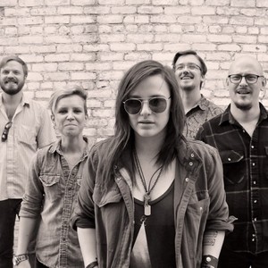 Emily Wolfe资料,Emily Wolfe最新歌曲,Emily WolfeMV视频,Emily Wolfe音乐专辑,Emily Wolfe好听的歌