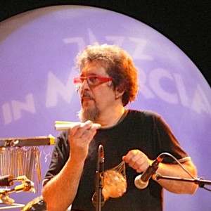 Cyro Baptista资料,Cyro Baptista最新歌曲,Cyro BaptistaMV视频,Cyro Baptista音乐专辑,Cyro Baptista好听的歌