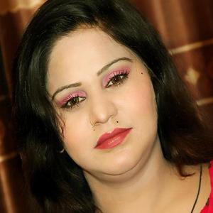 Meena Ulfat资料,Meena Ulfat最新歌曲,Meena UlfatMV视频,Meena Ulfat音乐专辑,Meena Ulfat好听的歌