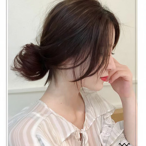 何艾青资料,何艾青最新歌曲,何艾青MV视频,何艾青音乐专辑,何艾青好听的歌