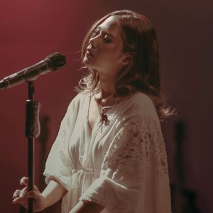 Nadin Amizah资料,Nadin Amizah最新歌曲,Nadin AmizahMV视频,Nadin Amizah音乐专辑,Nadin Amizah好听的歌