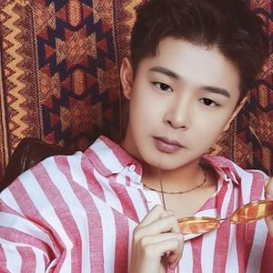 莫回首资料,莫回首最新歌曲,莫回首MV视频,莫回首音乐专辑,莫回首好听的歌