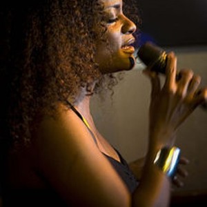 Izaline Calister资料,Izaline Calister最新歌曲,Izaline CalisterMV视频,Izaline Calister音乐专辑,Izaline Calister好听的歌