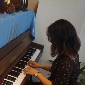 Floria资料,Floria最新歌曲,FloriaMV视频,Floria音乐专辑,Floria好听的歌