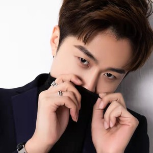 全世界谁倾听你