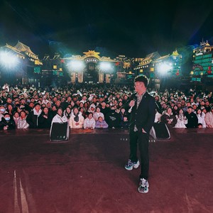 孤独诗人资料,孤独诗人最新歌曲,孤独诗人MV视频,孤独诗人音乐专辑,孤独诗人好听的歌