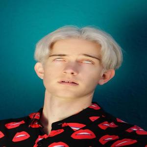 CloudTalk资料,CloudTalk最新歌曲,CloudTalkMV视频,CloudTalk音乐专辑,CloudTalk好听的歌