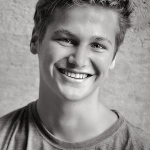 Dylan Rouda资料,Dylan Rouda最新歌曲,Dylan RoudaMV视频,Dylan Rouda音乐专辑,Dylan Rouda好听的歌