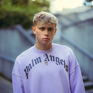 charlieonnafriday资料,charlieonnafriday最新歌曲,charlieonnafridayMV视频,charlieonnafriday音乐专辑,charlieonnafriday好听的歌