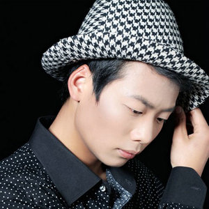 夏鹰资料,夏鹰最新歌曲,夏鹰MV视频,夏鹰音乐专辑,夏鹰好听的歌