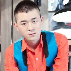 尚裘峰资料,尚裘峰最新歌曲,尚裘峰MV视频,尚裘峰音乐专辑,尚裘峰好听的歌