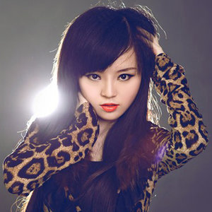 红杏毒醉月下资料,红杏毒醉月下最新歌曲,红杏毒醉月下MV视频,红杏毒醉月下音乐专辑,红杏毒醉月下好听的歌