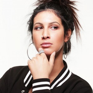 Lyna Mahyem资料,Lyna Mahyem最新歌曲,Lyna MahyemMV视频,Lyna Mahyem音乐专辑,Lyna Mahyem好听的歌