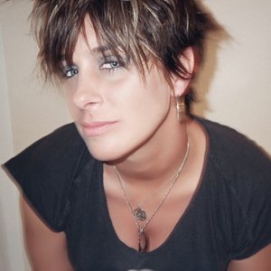 Tracy Young资料,Tracy Young最新歌曲,Tracy YoungMV视频,Tracy Young音乐专辑,Tracy Young好听的歌