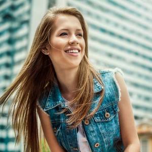 Thayná Bitencourt资料,Thayná Bitencourt最新歌曲,Thayná BitencourtMV视频,Thayná Bitencourt音乐专辑,Thayná Bitencourt好听的歌