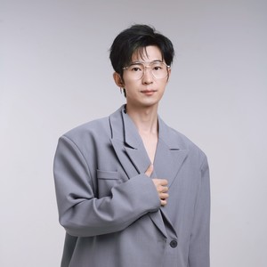 刘颜嘉资料,刘颜嘉最新歌曲,刘颜嘉MV视频,刘颜嘉音乐专辑,刘颜嘉好听的歌