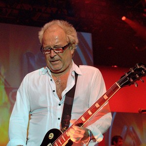 Mick Jones资料,Mick Jones最新歌曲,Mick JonesMV视频,Mick Jones音乐专辑,Mick Jones好听的歌