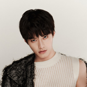 何与资料,何与最新歌曲,何与MV视频,何与音乐专辑,何与好听的歌