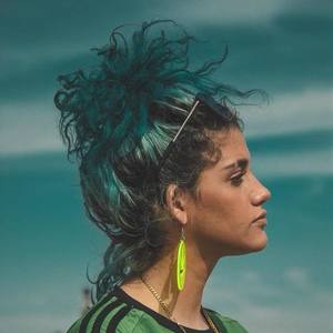 Azzy资料,Azzy最新歌曲,AzzyMV视频,Azzy音乐专辑,Azzy好听的歌