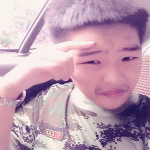 龙伟豪资料,龙伟豪最新歌曲,龙伟豪MV视频,龙伟豪音乐专辑,龙伟豪好听的歌