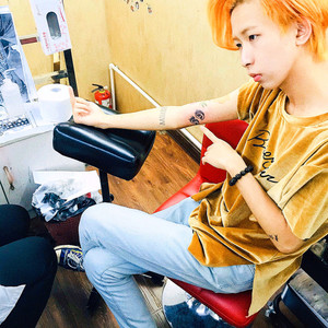 何昂阳资料,何昂阳最新歌曲,何昂阳MV视频,何昂阳音乐专辑,何昂阳好听的歌