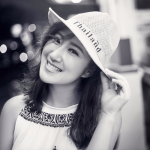 何璇资料,何璇最新歌曲,何璇MV视频,何璇音乐专辑,何璇好听的歌