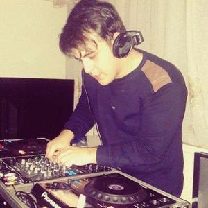 Amir Shahlaee资料,Amir Shahlaee最新歌曲,Amir ShahlaeeMV视频,Amir Shahlaee音乐专辑,Amir Shahlaee好听的歌