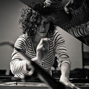 Magda Mayas资料,Magda Mayas最新歌曲,Magda MayasMV视频,Magda Mayas音乐专辑,Magda Mayas好听的歌