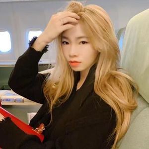 侧脸