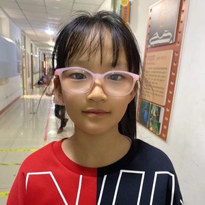 刘怡彤资料,刘怡彤最新歌曲,刘怡彤MV视频,刘怡彤音乐专辑,刘怡彤好听的歌