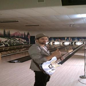 Jeff Schneeweis资料,Jeff Schneeweis最新歌曲,Jeff SchneeweisMV视频,Jeff Schneeweis音乐专辑,Jeff Schneeweis好听的歌