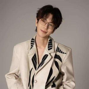 卢润泽资料,卢润泽最新歌曲,卢润泽MV视频,卢润泽音乐专辑,卢润泽好听的歌