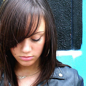 Kim Leoni资料,Kim Leoni最新歌曲,Kim LeoniMV视频,Kim Leoni音乐专辑,Kim Leoni好听的歌