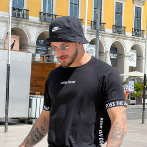 Rhōden资料,Rhōden最新歌曲,RhōdenMV视频,Rhōden音乐专辑,Rhōden好听的歌