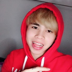 自认为大表哥资料,自认为大表哥最新歌曲,自认为大表哥MV视频,自认为大表哥音乐专辑,自认为大表哥好听的歌