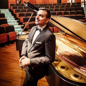 Alberto Ferro资料,Alberto Ferro最新歌曲,Alberto FerroMV视频,Alberto Ferro音乐专辑,Alberto Ferro好听的歌