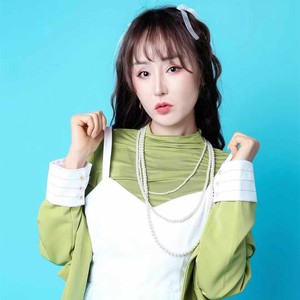 七七资料,七七最新歌曲,七七MV视频,七七音乐专辑,七七好听的歌